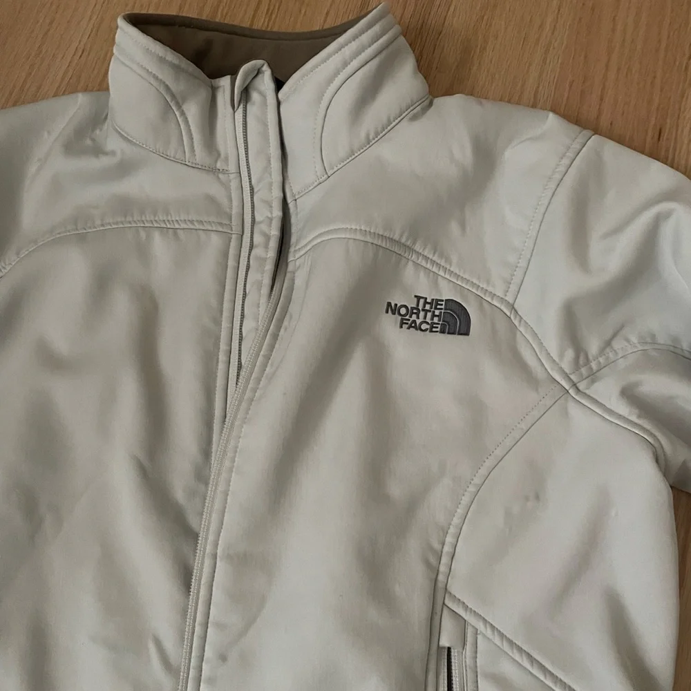 The north face jacket - Picture 3 of 7